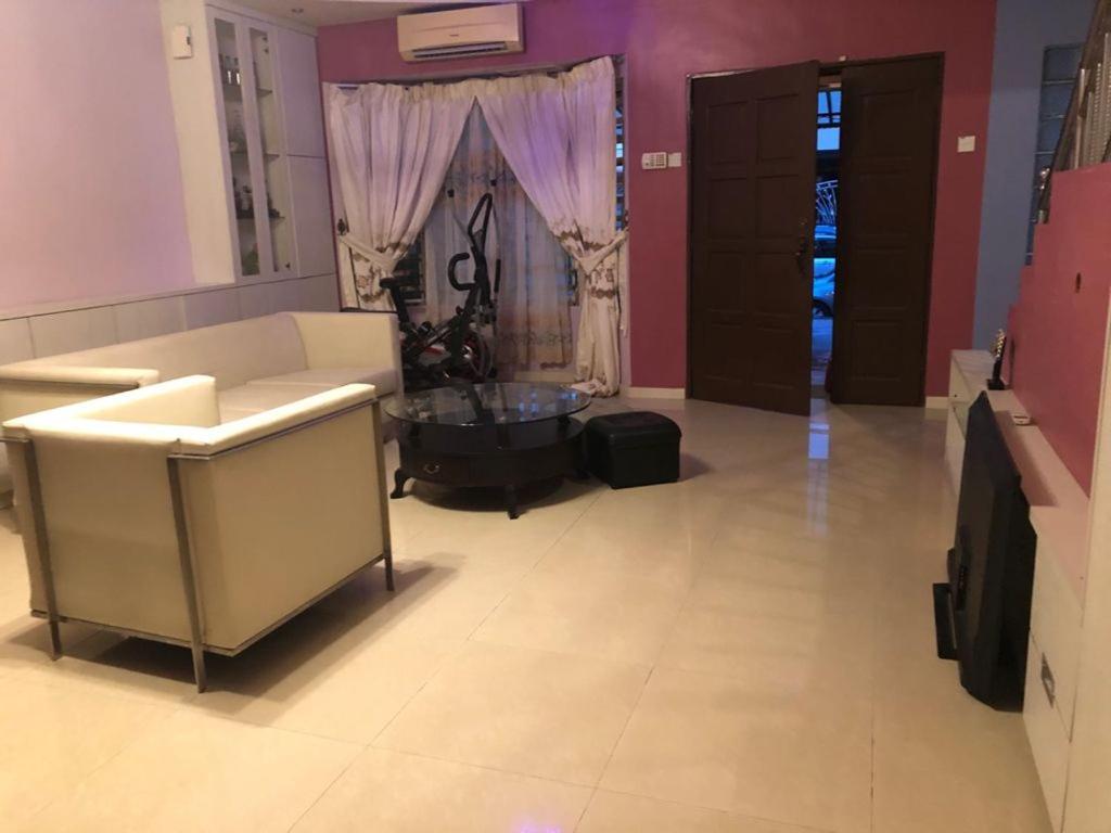 Bukit Indah Homestay Bentong Bagian luar foto